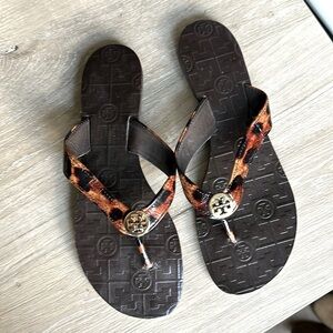 Tory Burch leopard sandals women’s size 9